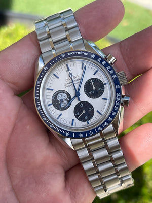OMEGA SPEEDMASTER Anniversary Series “SNOOPY” 42mm
